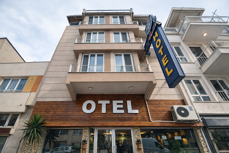 NEZİH SUİTS