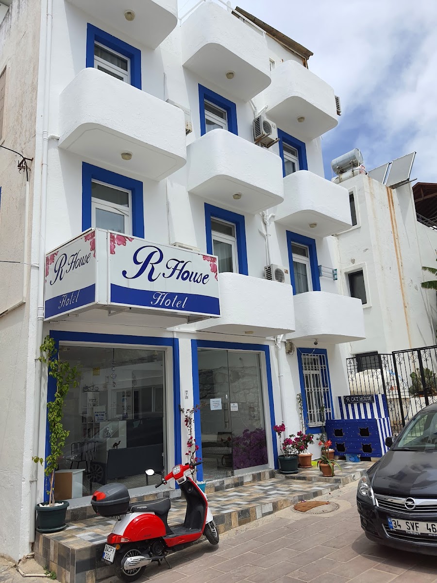 Ena Boutique Hotel & Residences