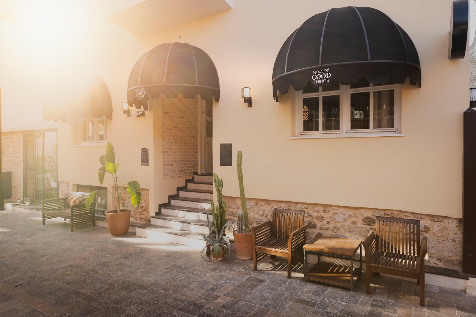 Get Royal Hotel & Spa