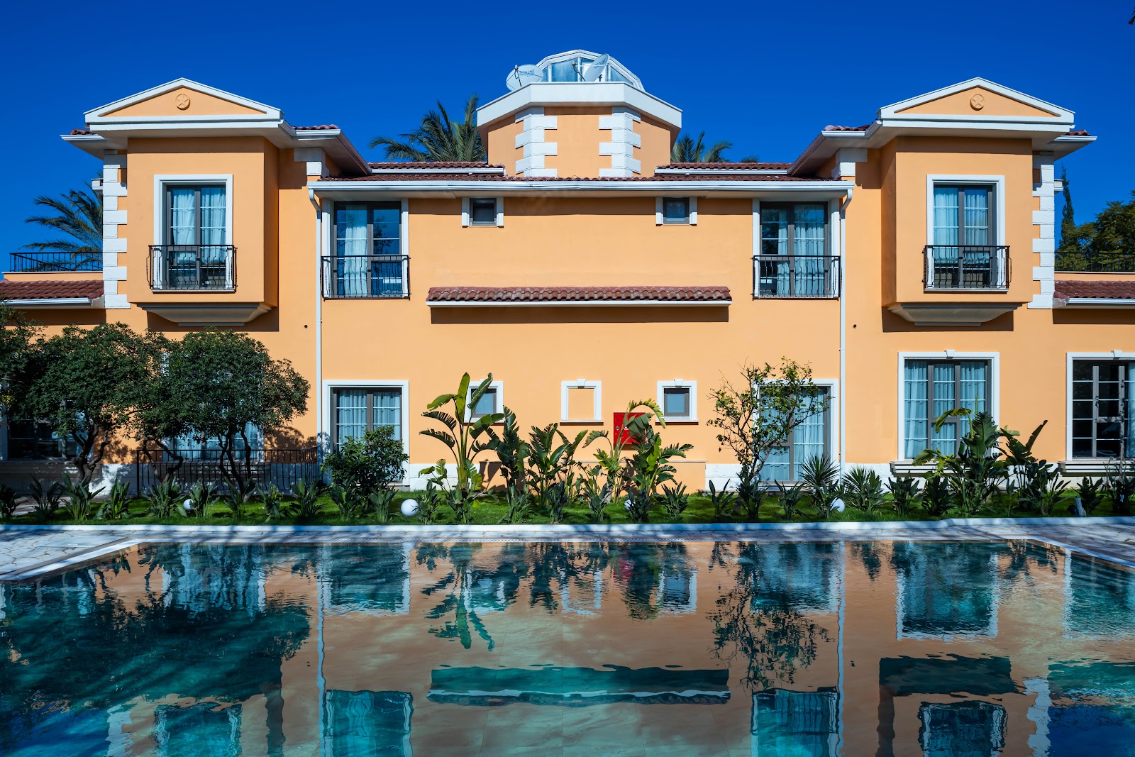 Elysium Deluxe Suites