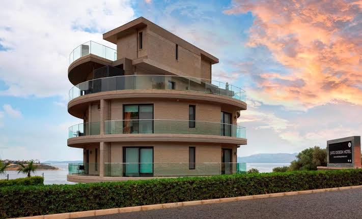 The Nowness Luxury Hotel & Spa +16