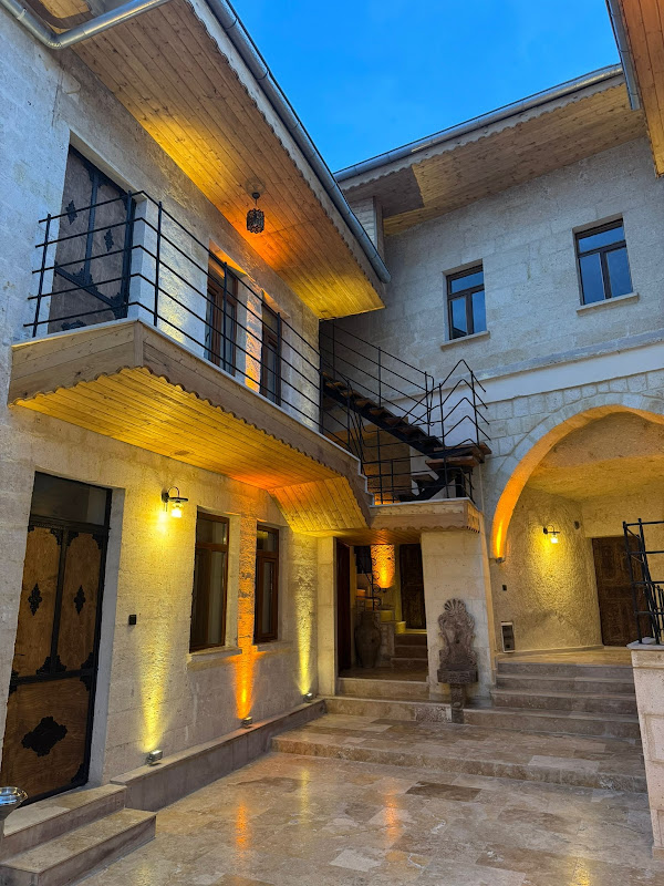 Colina Stone House