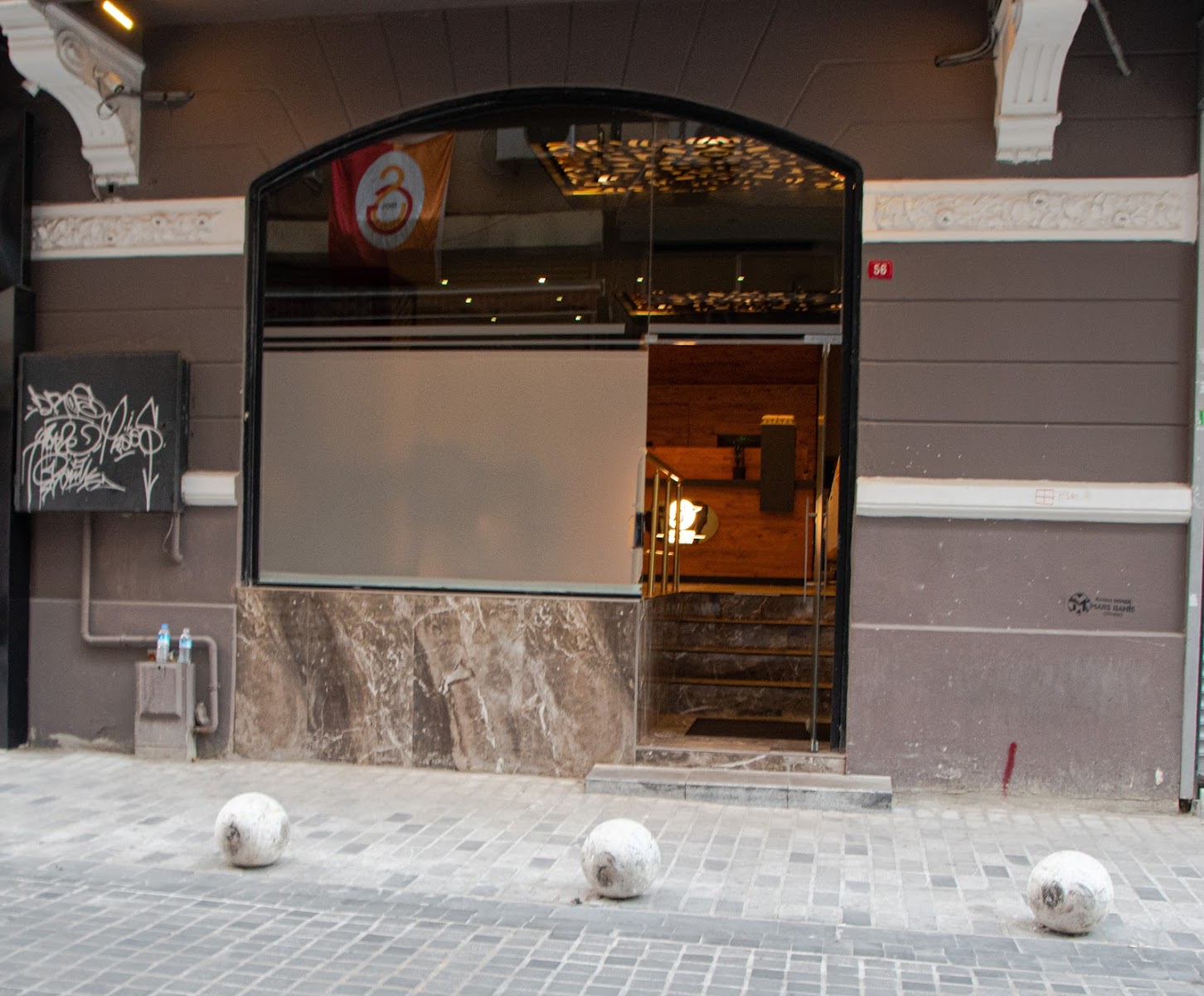 Alness Hote Nişantaşı