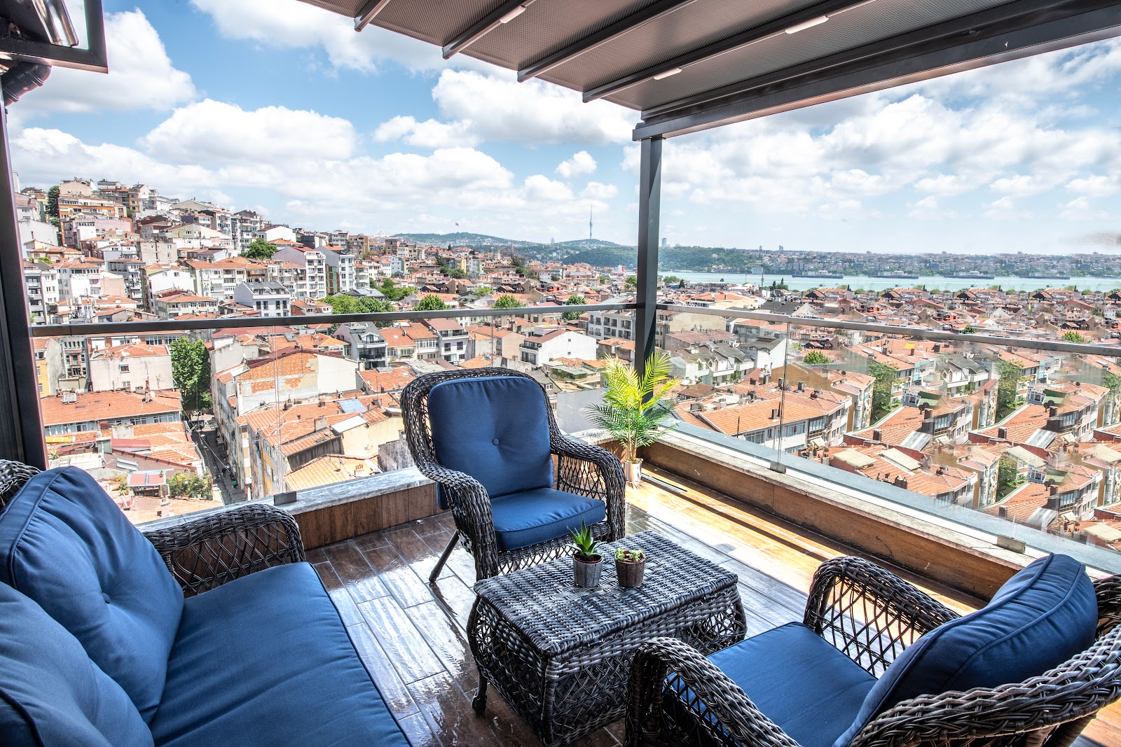 Valente Suites & Hotel