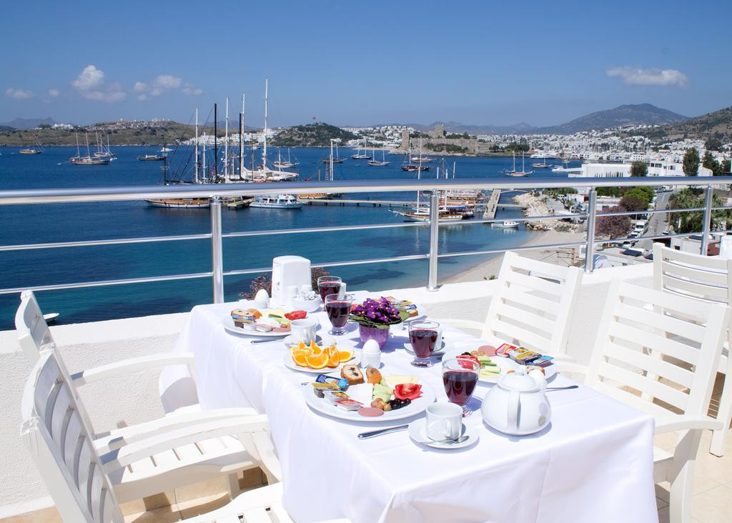 Mia Hill Suites Hotel