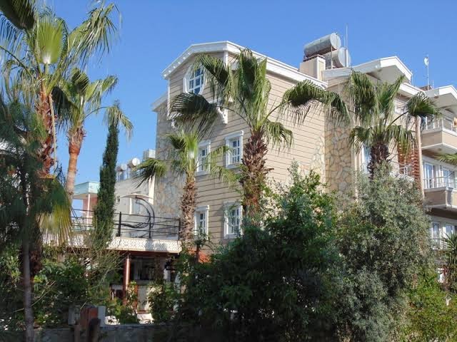 Hillside Apart House