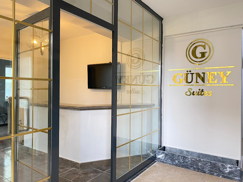 Güney Suit