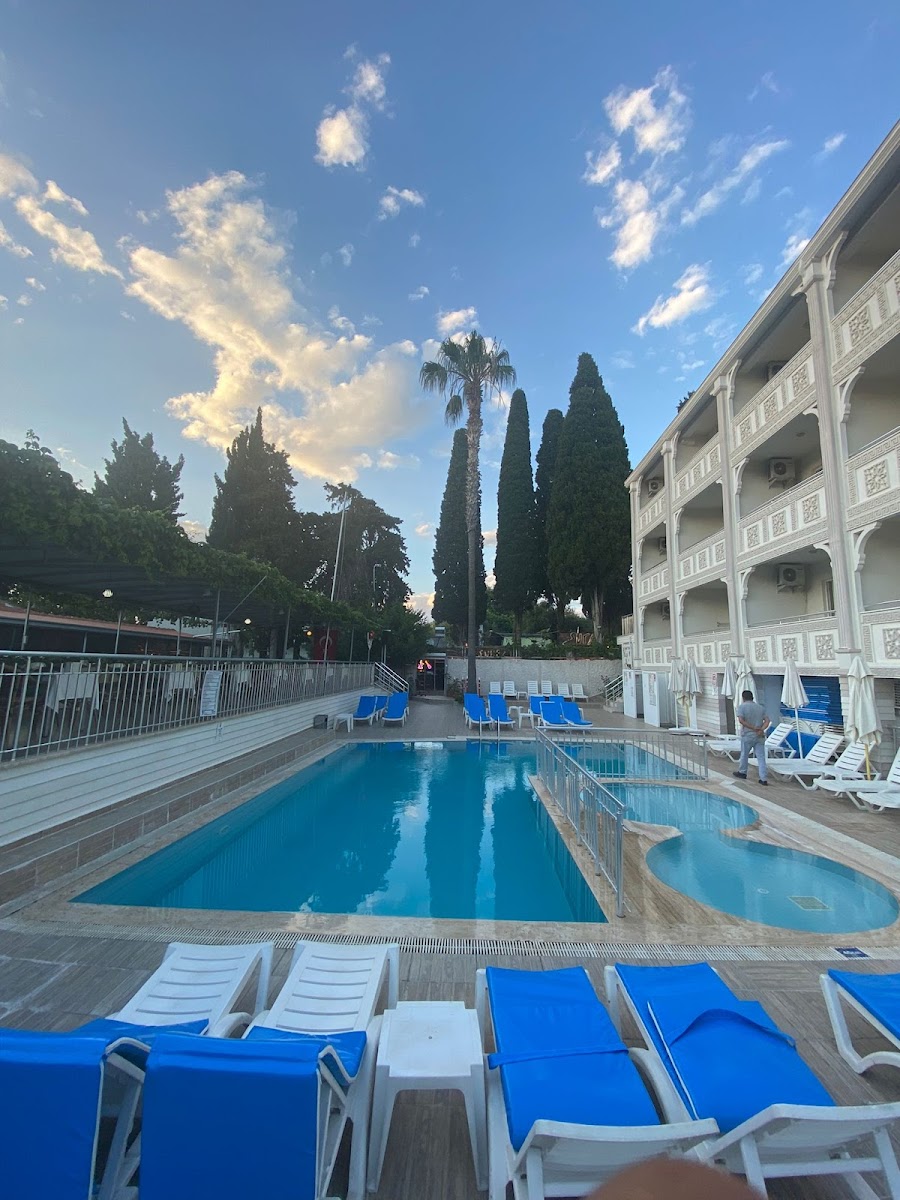 Can Garden Beach Hotel