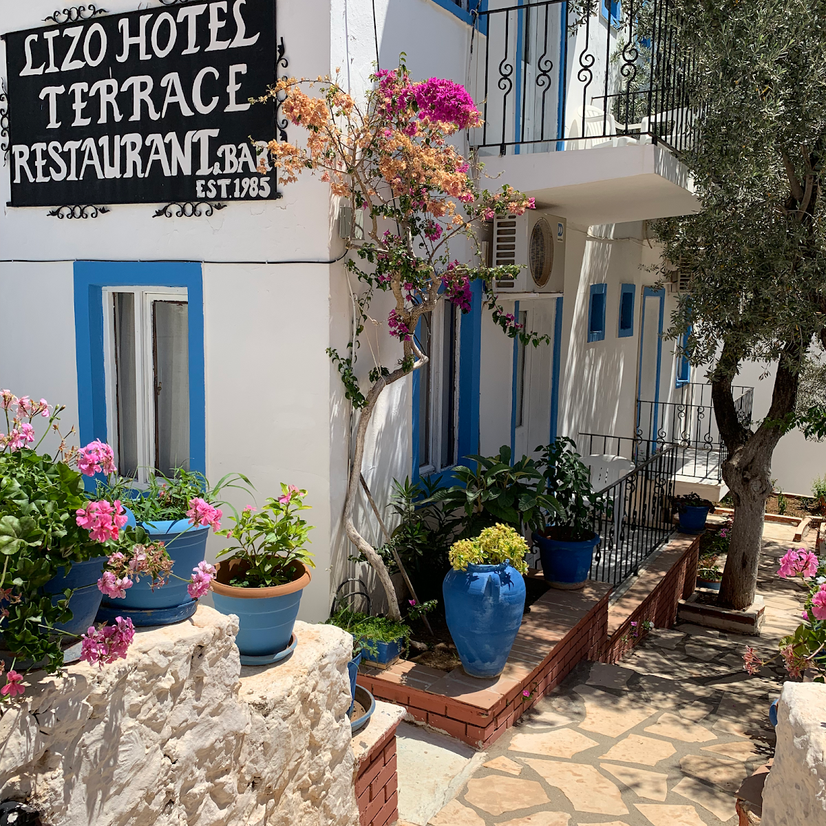 Papermoon Hotel & Apartments