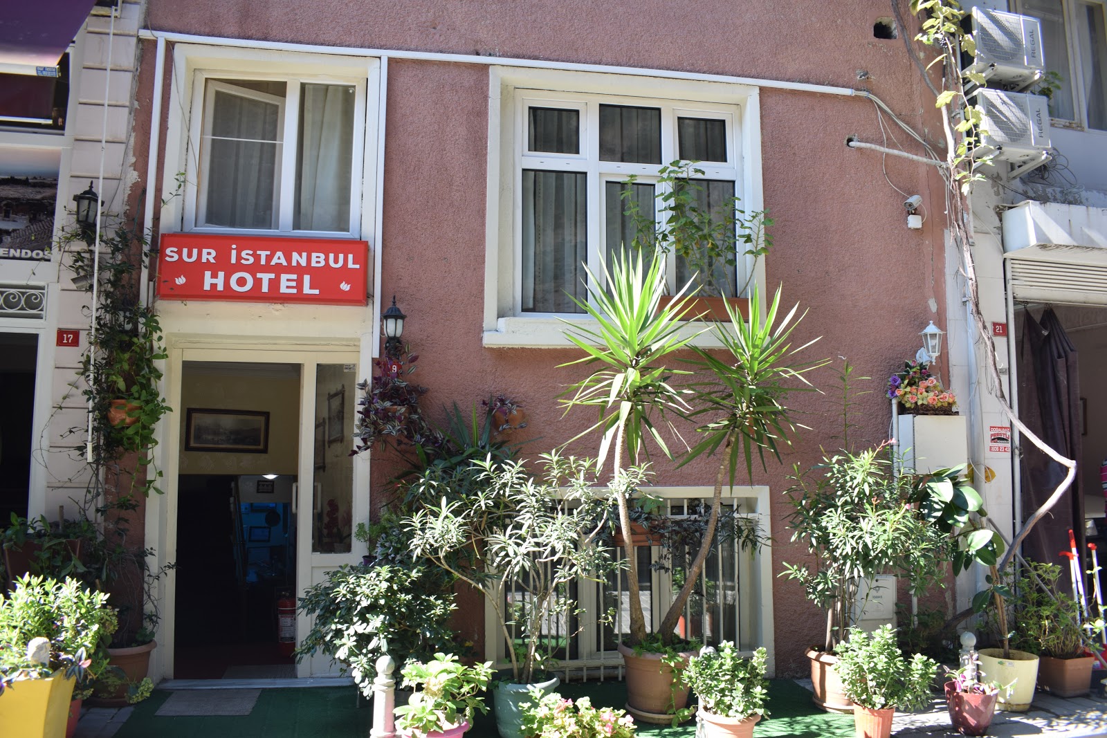 ErenleR HoTeL & HosTeL