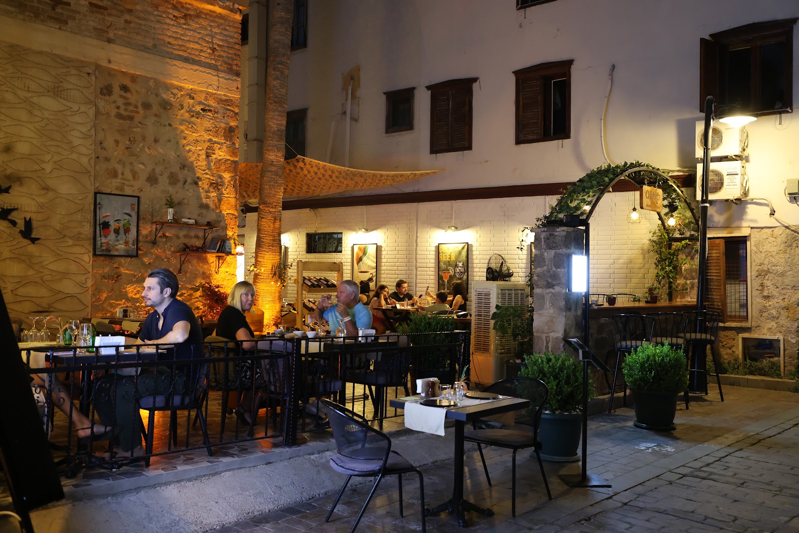 Cicerone Lodge Hotel