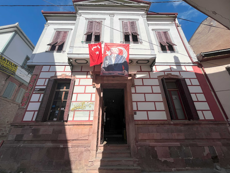 Bonjour Hostel