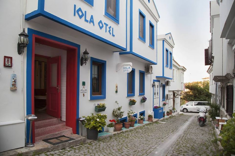 İola Otel