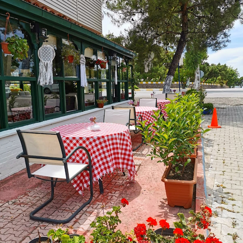 Menekşe Hotel