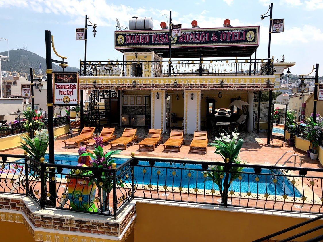 Deniz Hotel & Aparts