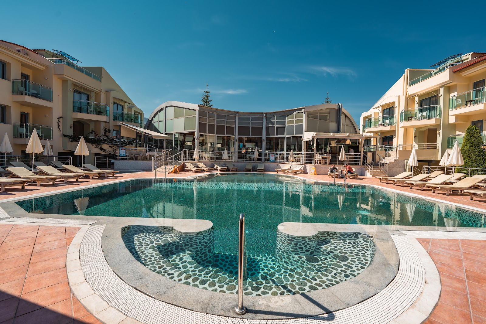 Blue Lagoon Delux Hotel