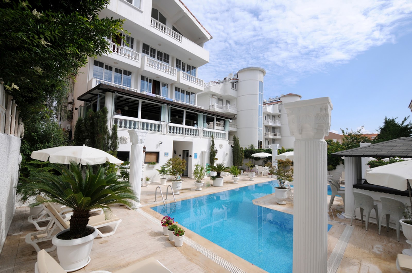 ARNOR DELUXE HOTEL & SPA