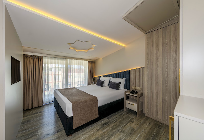 Felix Hotel