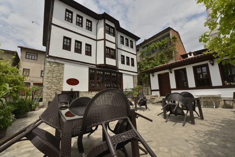 BİRDANE KONAK