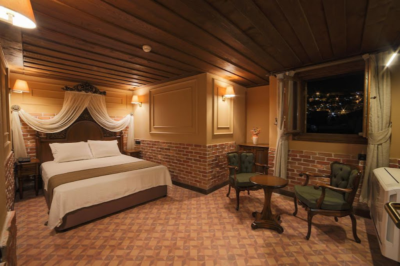 Sam Frans Otel