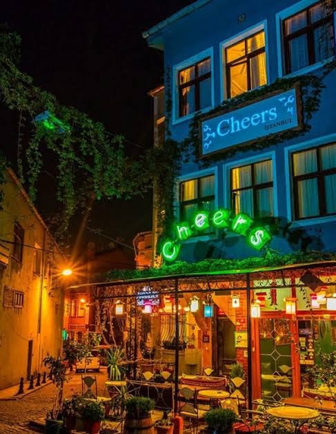 Antique Deluxe Hotel