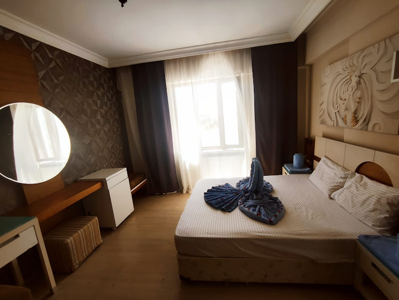 Aura hotel