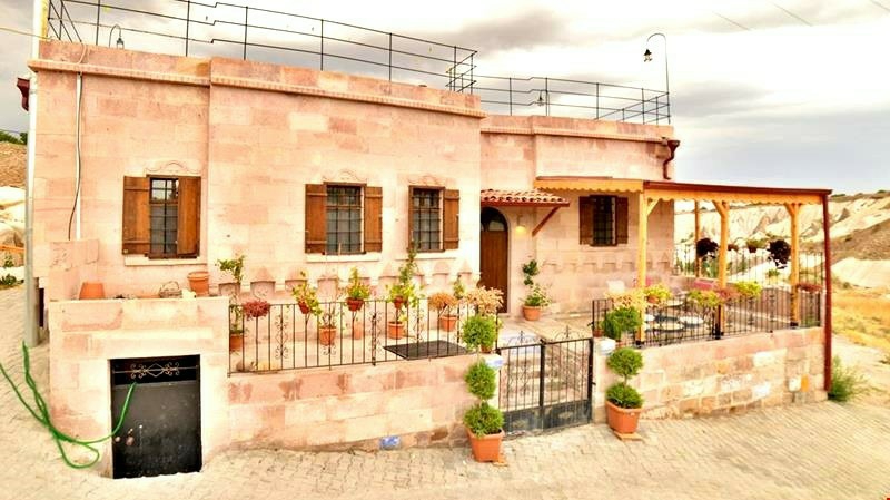 Narcissos Cave Hotel