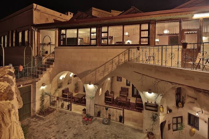 Narcissos Cave Hotel